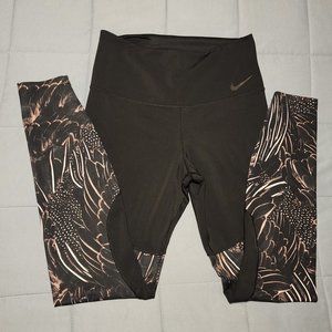 (219.) Nike leggings